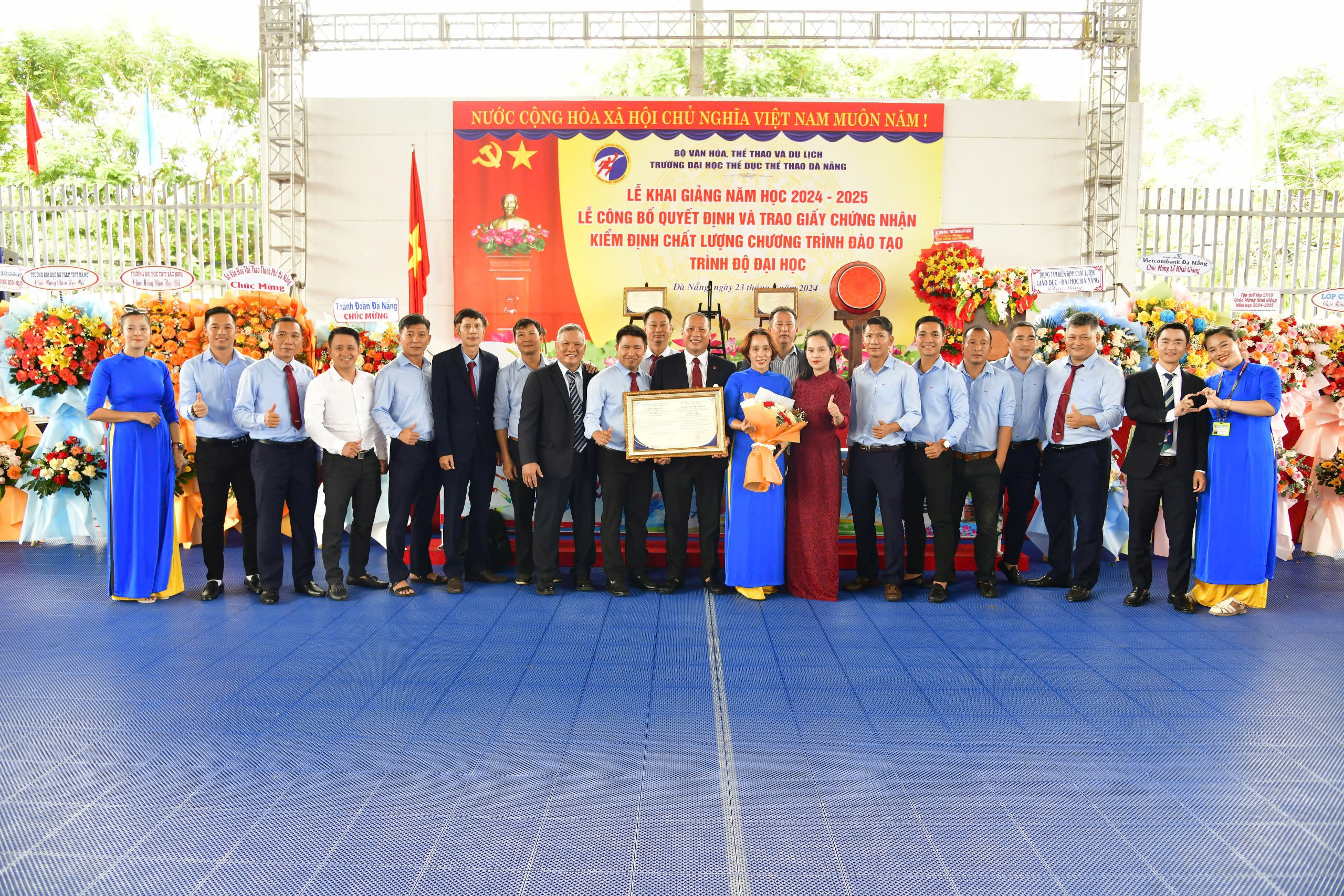CBGV Khoa HLTT tham dự Lễ khai giảng năm học mới 2024-2025